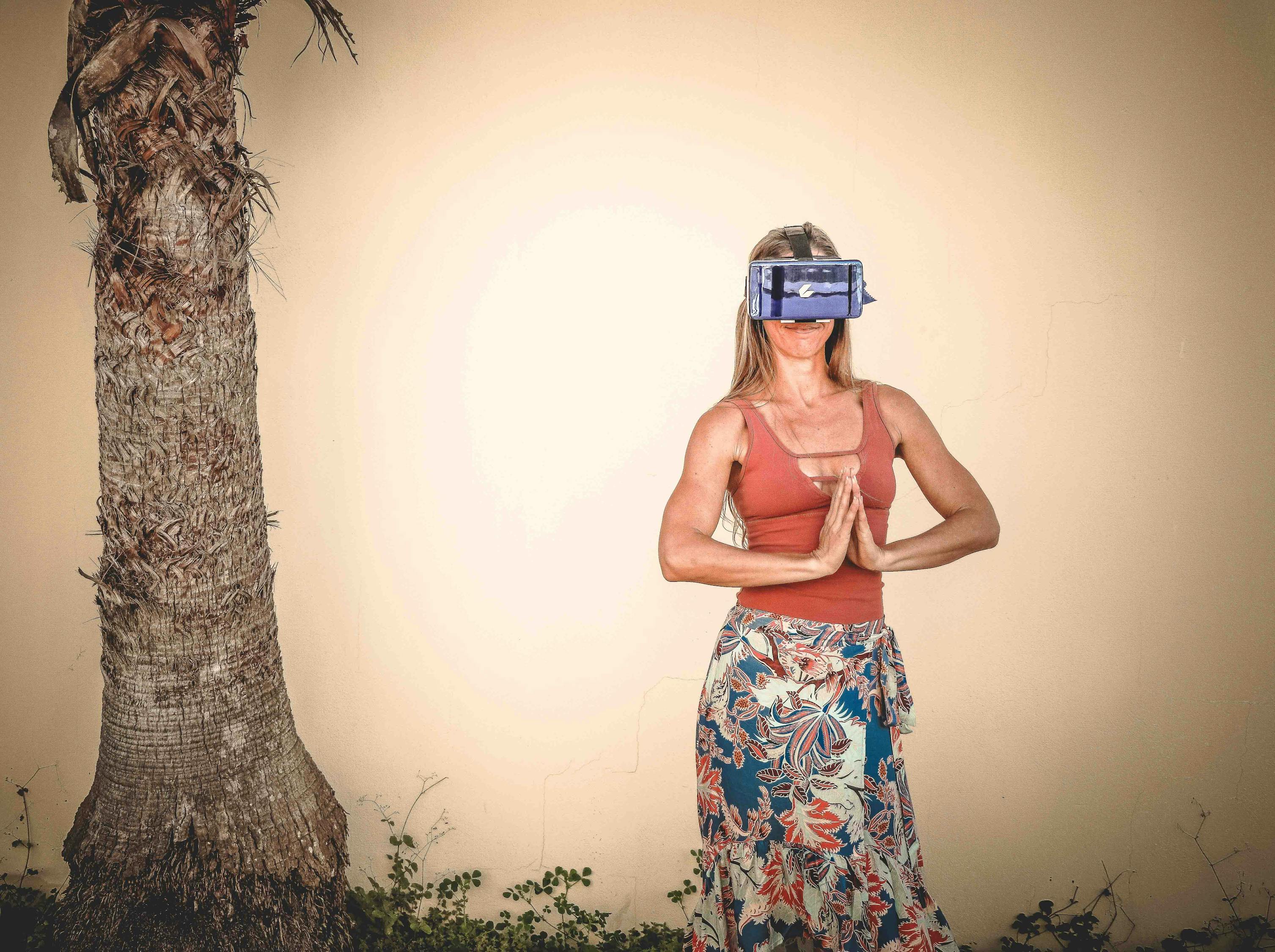 时尚潮流与个人风格的独特融合,细腰左耳听最新风尚