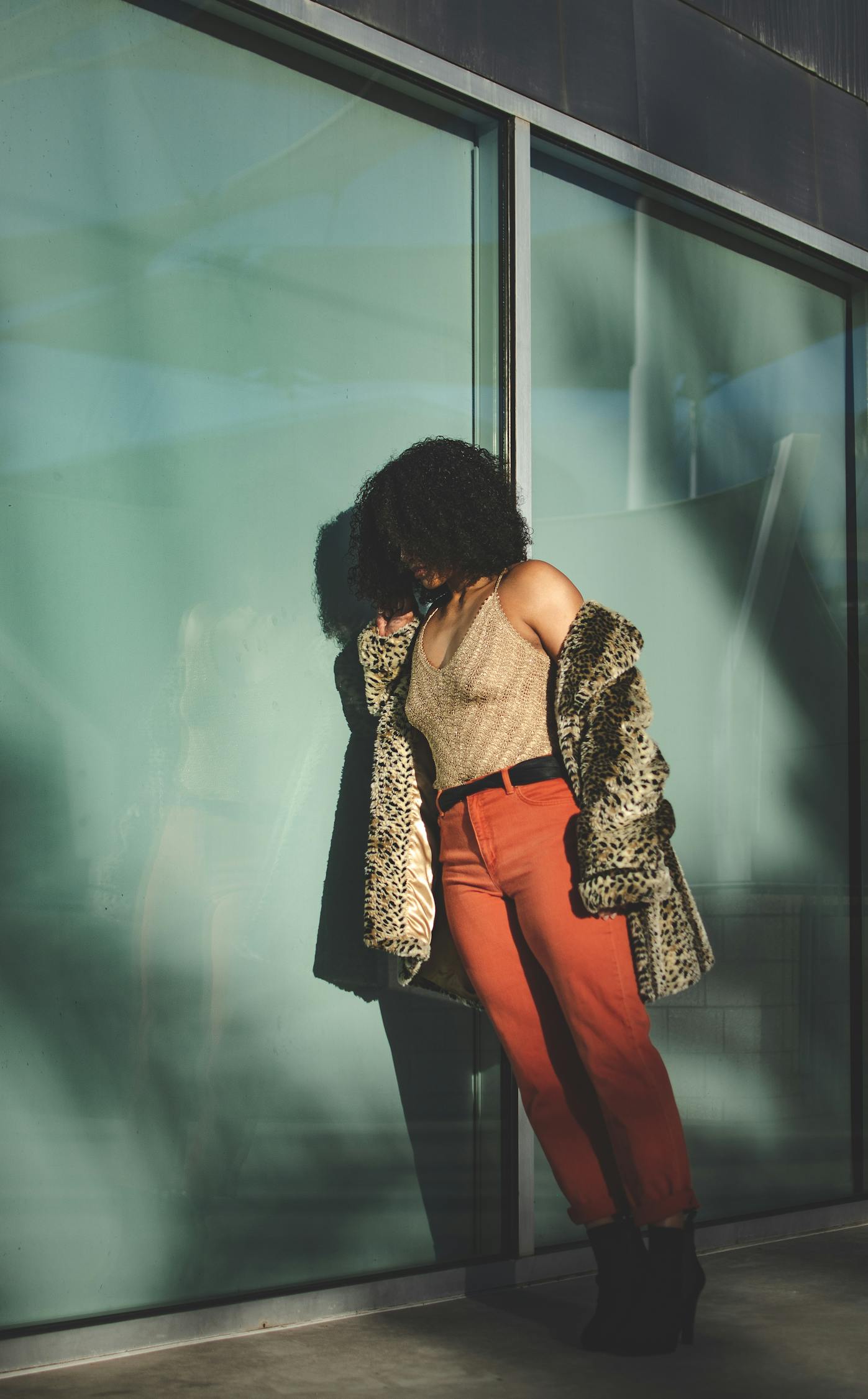 时尚潮流与个人风格的独特融合,细腰左耳听最新风尚